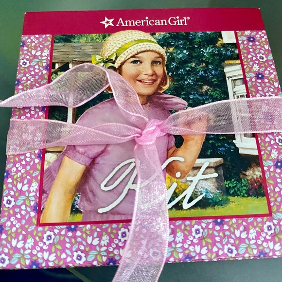 4 American Girl Books-VG: Kirsten,McKenna,Kit, Isabelle & Bonus Kit accordion bk - Picture 3 of 4